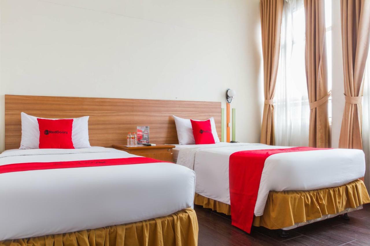 RedDoorz Plus @ Surapati 2 Bandung Zewnętrze zdjęcie