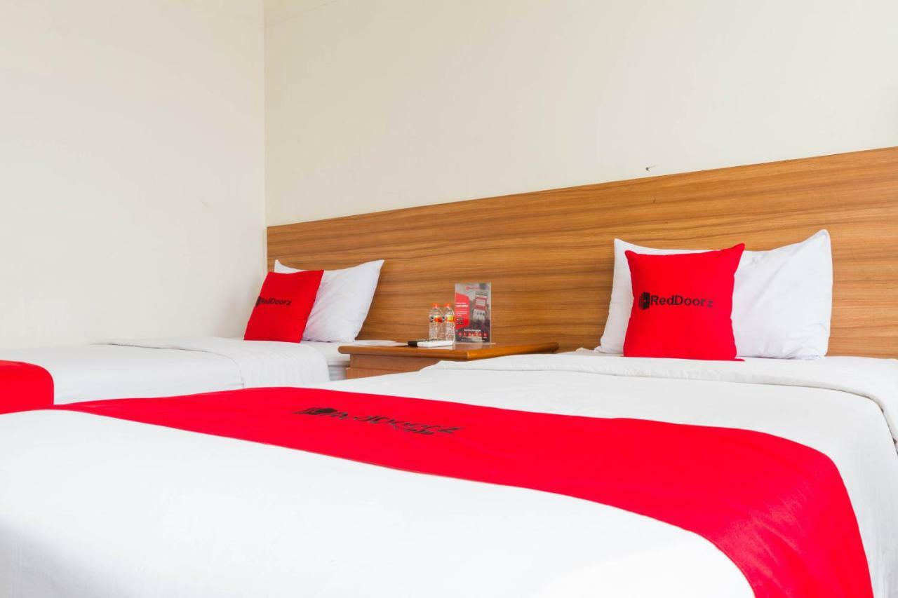 RedDoorz Plus @ Surapati 2 Bandung Zewnętrze zdjęcie